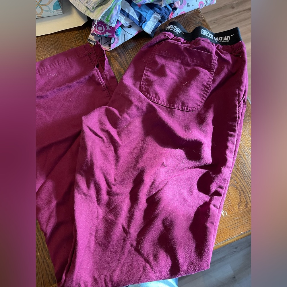 Wine greys anatomy scrub pants medium